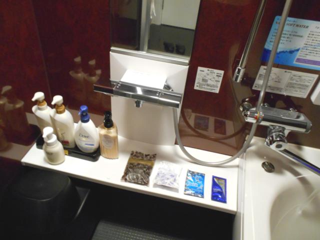 IKASU HOTEL(八王子市/ラブホテル)の写真『303号室、シャンプーと入浴剤など』by もんが～