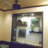 マリオネットアイネ(八王子市/ラブホテル)の写真『301号室、天井のスピーカーと壁のディスプレイ』by もんが～