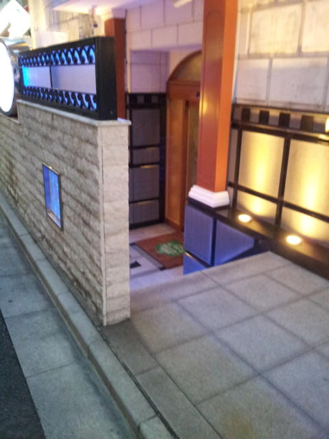 HOTEL STATION 迎賓館(台東区/ラブホテル)の写真『入口(夕方)』by 少佐