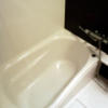 池袋グランドホテル(豊島区/ラブホテル)の写真『407号室 浴槽 右下の排水溝はちょっと凹んでいるのでつまづくと危ないぞ』by ニューロン