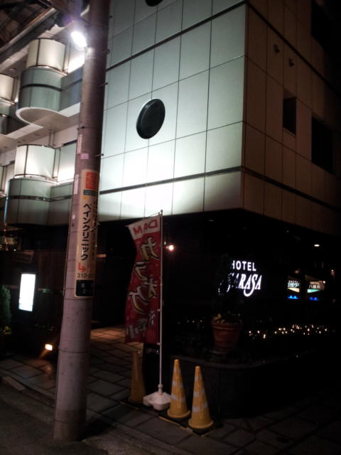ホテル サラサ(横浜市西区/ラブホテル)の写真『外観(夜)⑤』by 少佐