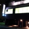 ホテル MOA(モア)(川崎市川崎区/ラブホテル)の写真『駐車場付近(夜)』by 少佐
