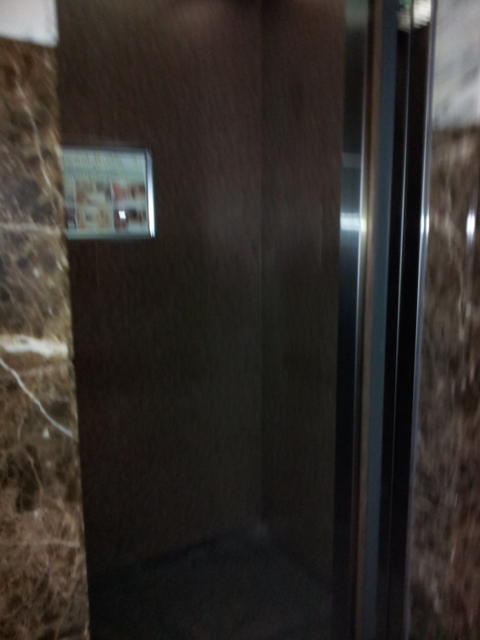 HOTEL TIFFARD（ティファード）(新宿区/ラブホテル)の写真『エレベーターが開いたところ』by 少佐