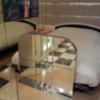 HOTEL TIFFARD（ティファード）(新宿区/ラブホテル)の写真『808号室の室内(テーブル辺りからベッドを撮影)⑤』by 少佐