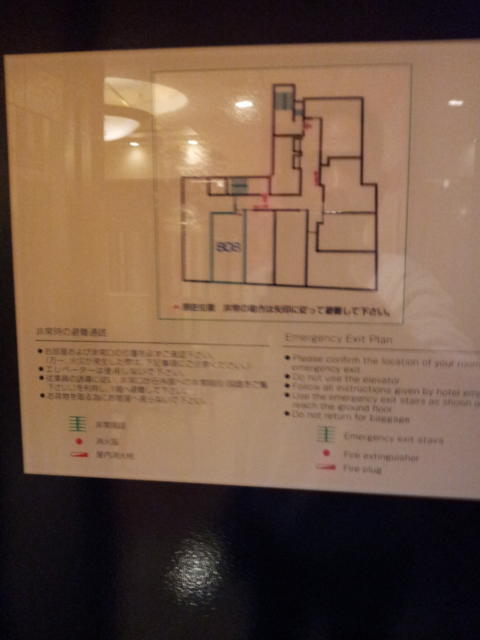 HOTEL TIFFARD（ティファード）(新宿区/ラブホテル)の写真『808号室の避難経路』by 少佐