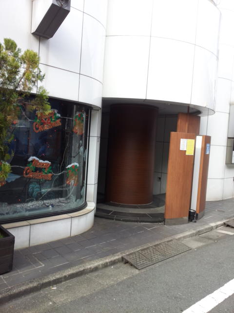 ホテル エレガンス(大田区/ラブホテル)の写真『入口(昼)』by 少佐