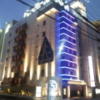 HOTEL GRASSINO URBAN RESORT（グラッシーノアーバンリゾート）新横浜(横浜市港北区/ラブホテル)の写真『外観(夜)⑤』by 少佐