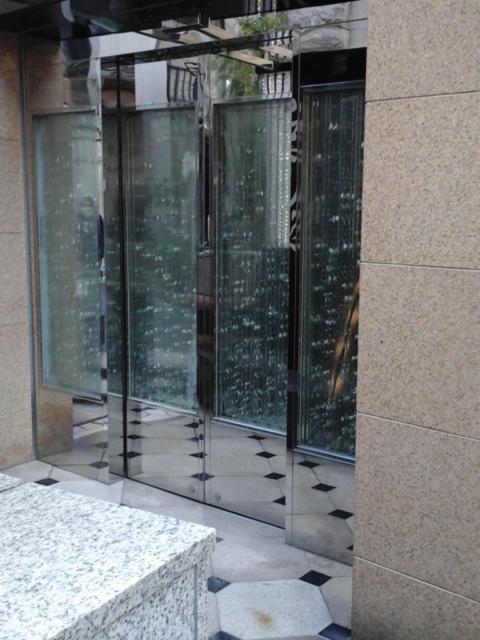 HOTEL LUXE 恵比寿(渋谷区/ラブホテル)の写真『昼の入口 西側 南西方向より望む』by ルーリー９nine