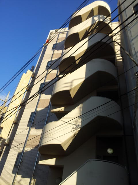 HOTEL CITY(川崎市川崎区/ラブホテル)の写真『外観(夕方・裏側)③』by 少佐