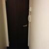 レンタルルーム プライム7(荒川区/ラブホテル)の写真『502号室から見たドア』by アクさん