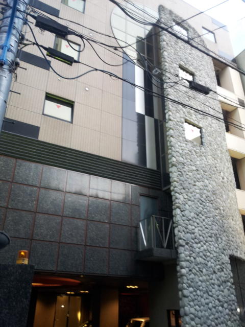 セリオ(新宿区/ラブホテル)の写真『裏側の外観(夕方)①』by 少佐