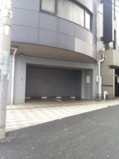 HOTEL LEHUA（レフア）(世田谷区/ラブホテル)の写真『駐車場(15時台)』by 少佐