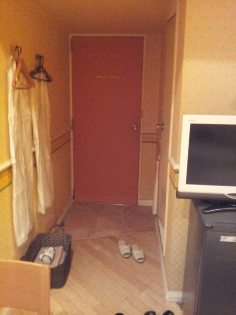 愛(新宿区/ラブホテル)の写真『410号室の室内(玄関)』by 少佐