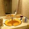 シャトン(新宿区/ラブホテル)の写真『307号室の洗面台。鏡が豪華です。』by オールドパー