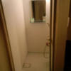 レンタルルーム ドリーム(蕨市/ラブホテル)の写真『203号室シャワー室　鏡の左はプラスチックのコップ』by ニューロン