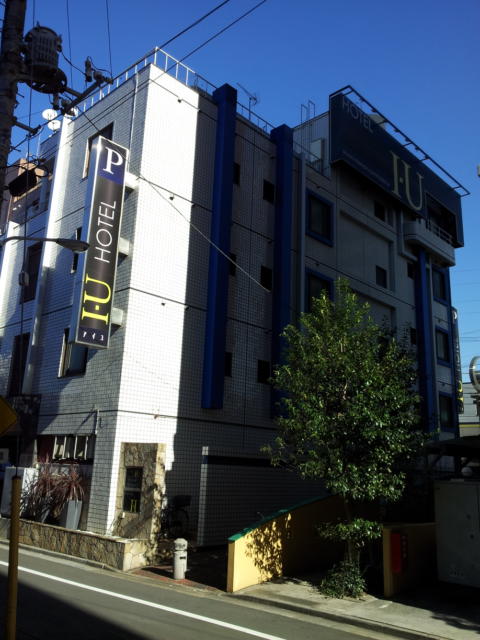 ホテル IU(江戸川区/ラブホテル)の写真『裏通りの外観(朝)③』by 少佐