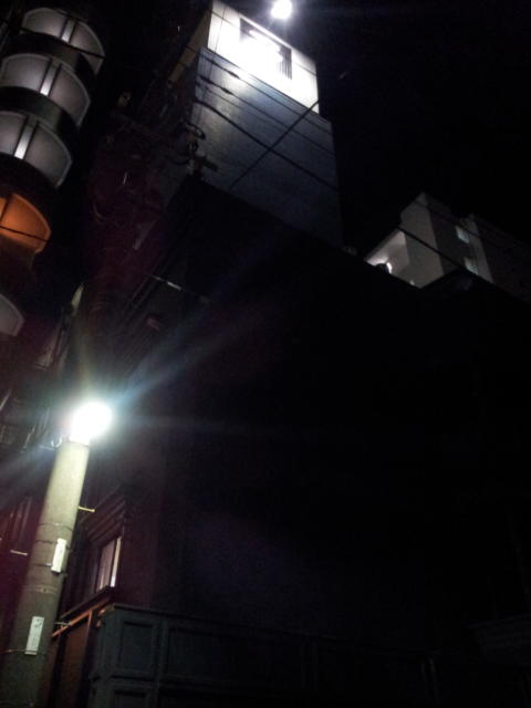 AROMA BOWERY(アロマバワリー)(横浜市中区/ラブホテル)の写真『暗いけど外観(夜)③』by 少佐