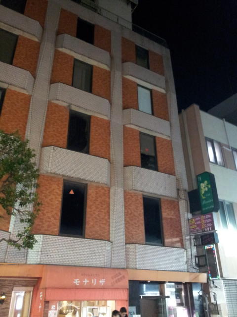 レンタルルーム OLUOLU（オルオル）(江戸川区/ラブホテル)の写真『夜の入居している雑居ビル』by 少佐