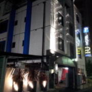 ホテル IU(江戸川区/ラブホテル)の写真『裏通りからの外観①』by 少佐