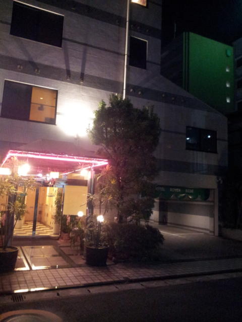 ホテル リバーサイド(浦安市/ラブホテル)の写真『夜の入口①』by 少佐