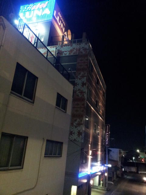 ホテル LUNA(江戸川区/ラブホテル)の写真『夜の外観③』by 少佐