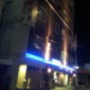 ホテル LUNA(江戸川区/ラブホテル)の写真『夜の駐車場入口と入口③』by 少佐