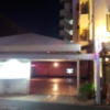 HOTEL The AMERICAN(アメリカン)(江戸川区/ラブホテル)の写真『夜の駐車場の中』by 少佐