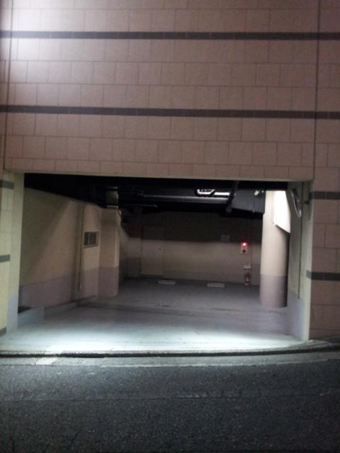 プランタン(文京区/ラブホテル)の写真『駐車場の中』by 少佐