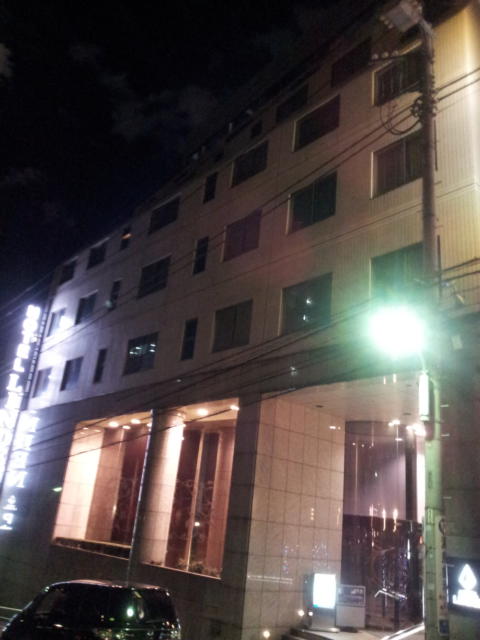ホテル リンデン 湯島(文京区/ラブホテル)の写真『夜の外観①』by 少佐