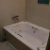 厚木ゲートバリ(厚木市/ラブホテル)の写真『２０２号室バスルーム（バスタブは2人で入っても広いです）』by 夕立朝立