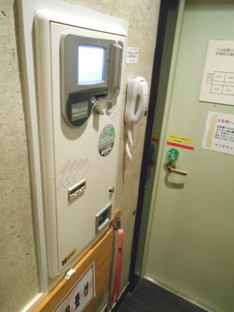 マリオネットアイネ(八王子市/ラブホテル)の写真『306号室、自動清算機』by もんが～