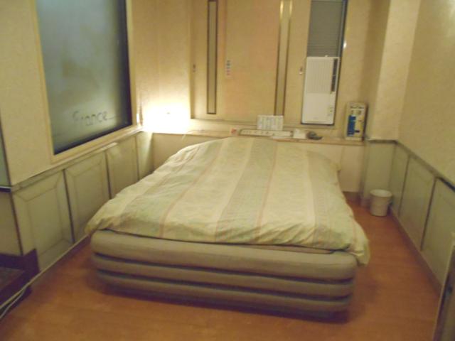 フランセ(八王子市/ラブホテル)の写真『609号室、ベッド』by もんが～