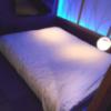 IKASU HOTEL(八王子市/ラブホテル)の写真『102号室、ベッド』by もんが～