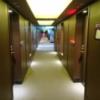 アラウダリゾート国立(国立市/ラブホテル)の写真『２階エレベーターホールからの廊下』by おむすび