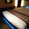 アラウダリゾート国立(国立市/ラブホテル)の写真『206号室、ベッド側全景』by おむすび