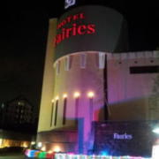 HOTEL Fairies（フェアリーズ）(全国/ラブホテル)の写真『夕方の自動車の出入口付近』by 少佐