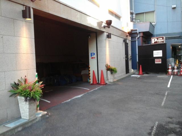 HOTEL Dulce（ドゥルセ）(北区/ラブホテル)の写真『駐車場入口  近影』by ルーリー９nine