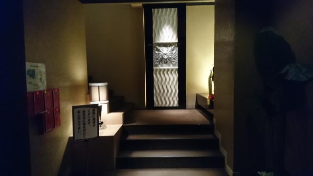 アラウダリゾート国立(国立市/ラブホテル)の写真『地下から１階への階段』by おむすび