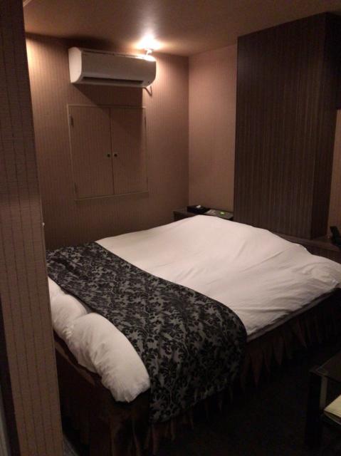 HOTEL Villa Senmei(ヴィラ センメイ）(大田区/ラブホテル)の写真『207号室　ベッド』by 風魔コタロー