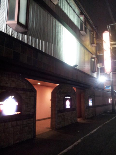 ホテル ビッグアップル(尼崎市/ラブホテル)の写真『夜の外観⑤』by 少佐
