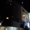 HOTEL Xenia梅田店（ジィニア）(大阪市/ラブホテル)の写真『夜の外観③』by 少佐