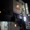 HOTEL Xenia梅田店（ジィニア）(大阪市/ラブホテル)の写真『夜の外観④』by 少佐