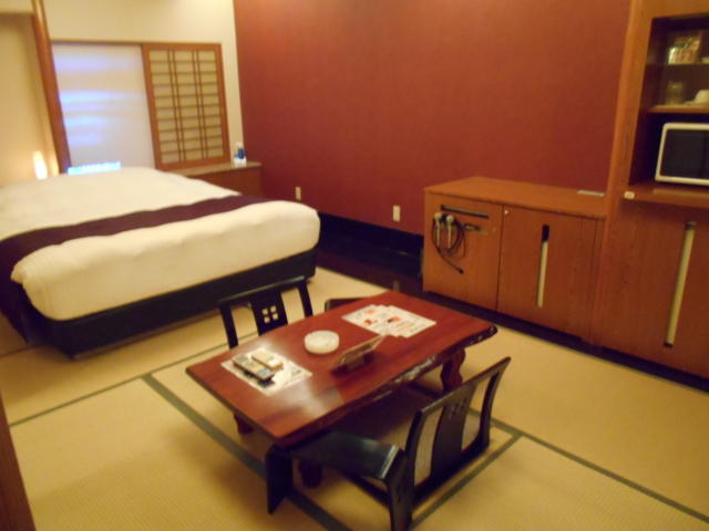 PLAZA K(プラザＫ)(八王子市/ラブホテル)の写真『412号室、和室タイプの部屋でした。』by もんが～