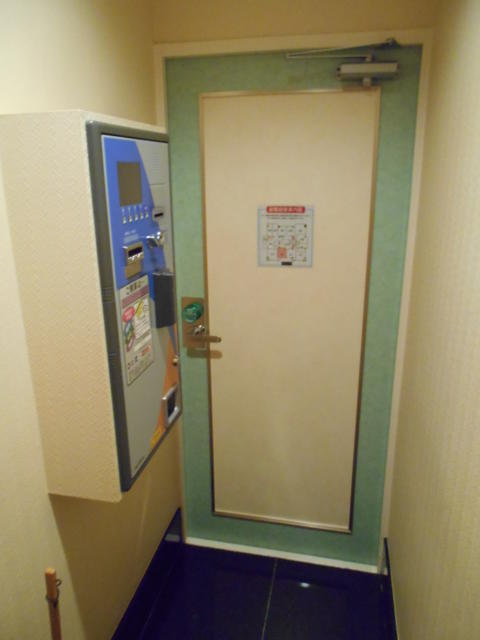 PLAZA K(プラザＫ)(八王子市/ラブホテル)の写真『412号室、玄関』by もんが～