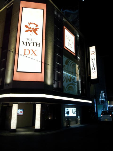 MYTH DX(大阪市/ラブホテル)の写真『夜の外観①』by 少佐