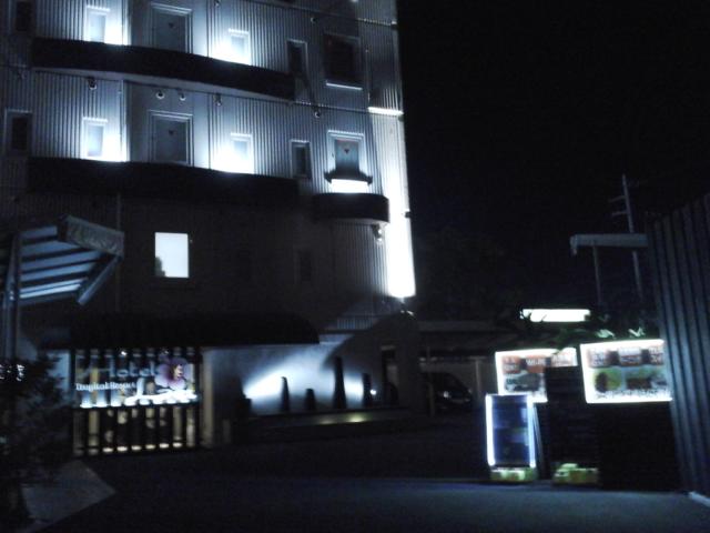 ホテル LEI（レイ）(船橋市/ラブホテル)の写真『夜の入口  西側概観』by ルーリー９nine