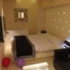 ホテル エリアス(豊島区/ラブホテル)の写真『303号室 ベッドルーム 風船はホテルイベント用』by mee