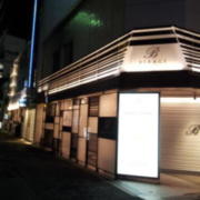 HOTEL Berage（ベラージュ）(大阪市/ラブホテル)の写真『夜の外観③』by 少佐