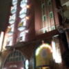 ラ・ヴィアンローズ(大阪市/ラブホテル)の写真『夜の外観②』by 少佐