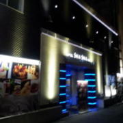 HOTEL ShaSha tiara(大阪市/ラブホテル)の写真『夜の外観(裏側)⑤』by 少佐